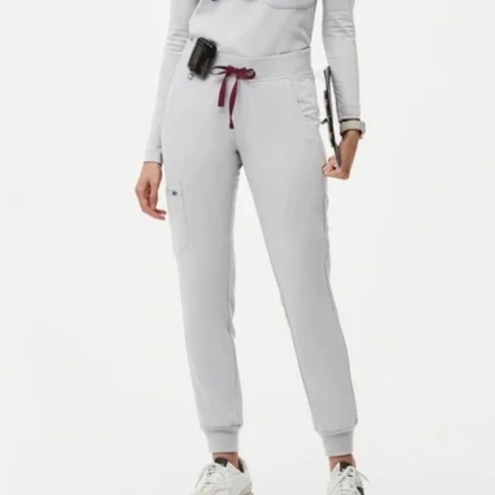 Selling Figs Zamora in Cement, Small